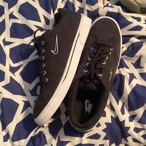 regular nike shoes